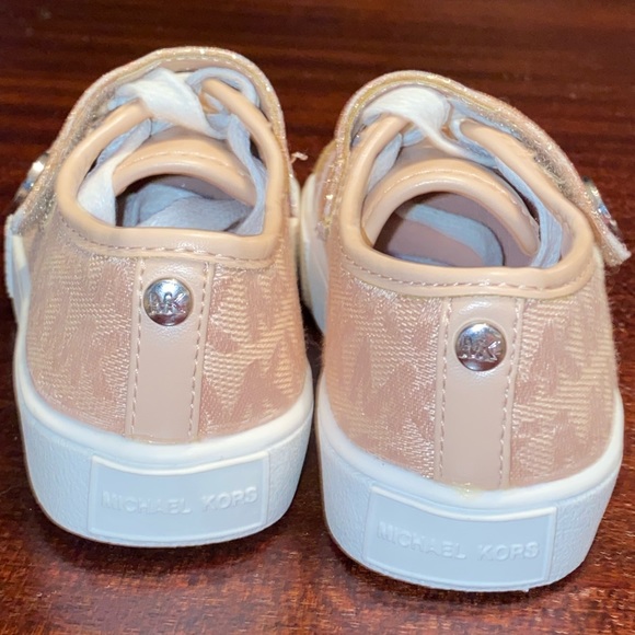 Michael Kors girls shoes - Picture 4 of 6